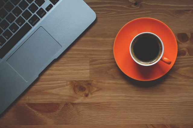 cup-of-coffee-laptop-office-macbook-89786-1